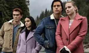 4 sezon Riverdale: Tajemnice, dramaty i zaskakujące zwroty akcji
