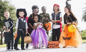 Jak można ubrać dziecko na halloween: pomysły i bezpieczne kostiumy