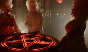 Najlepsze horrory na wieczór: 10 przerażających filmów na noc