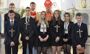 Jak ubrać dziecko na bierzmowanie: praktyczny poradnik dla rodziców