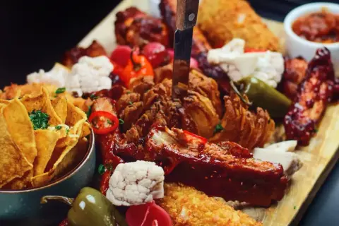 Gdzie zjeść w Sopocie z dzieckiem? Odkryj najlepsze restauracje dla rodzin