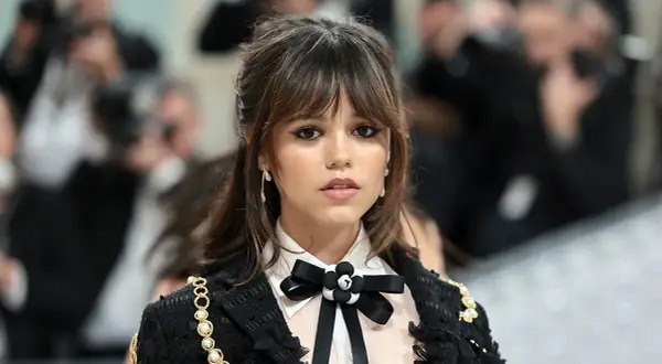 Jenna Ortega: Poznaj wiek młodej gwiazdy serialu Wednesday