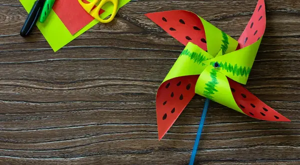 Kreatywne zabawki z papieru dla dzieci - proste pomysły krok po kroku