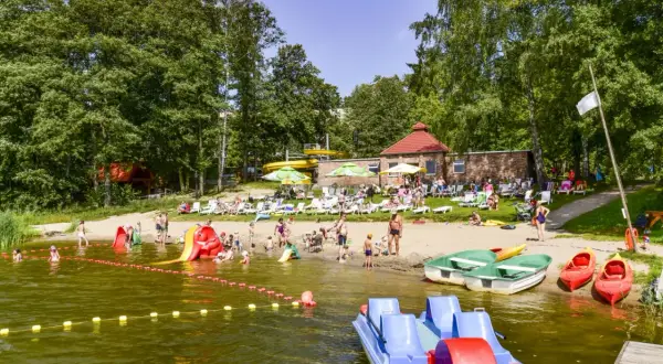 Mazury z dzieckiem: najlepsze atrakcje i noclegi dla rodzin na wakacje