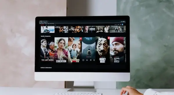 Gdzie można oglądać filmy w oryginale? Oglądaj w oryginalnym języku.