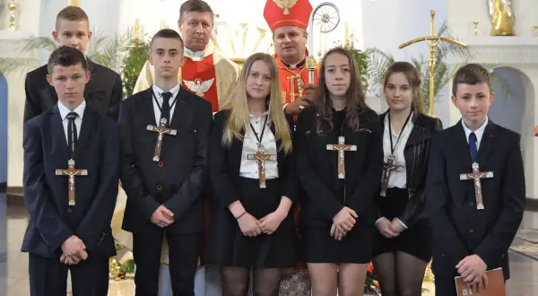 Jak ubrać dziecko na bierzmowanie: praktyczny poradnik dla rodziców