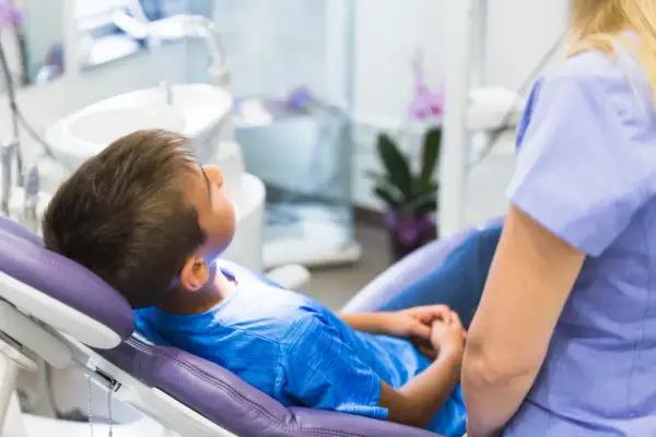 Kiedy z dzieckiem do ortodonty? Objawy, które nie mogą być ignorowane
