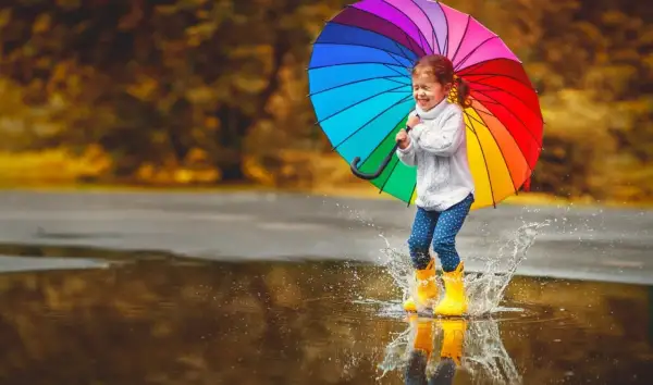 Gdzie pojechać z dzieckiem gdy pada deszcz? Sprawdzone pomysły na deszczowe dni