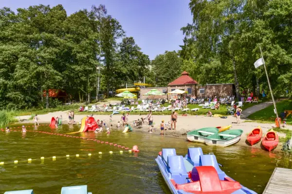 Mazury z dzieckiem: najlepsze atrakcje i noclegi dla rodzin na wakacje