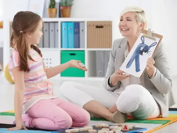Kiedy z dzieckiem do logopedy: najlepszy moment na pierwszą wizytę